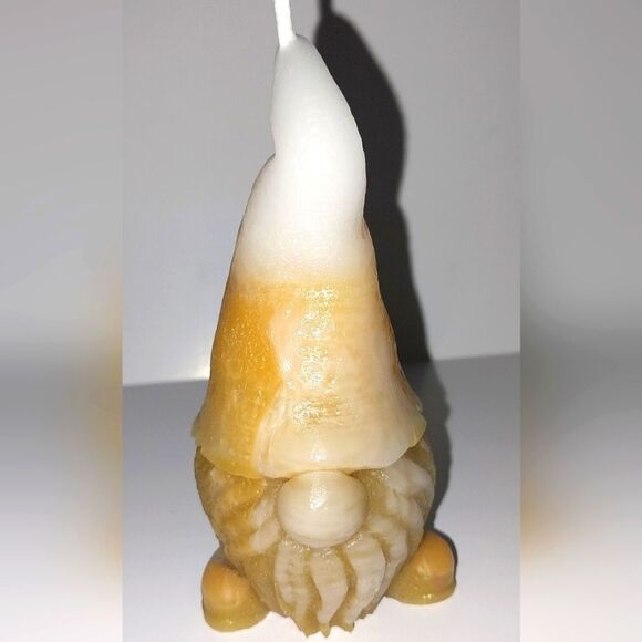 Hand crafted limited edition Gnome candle - Picture 5 of 6